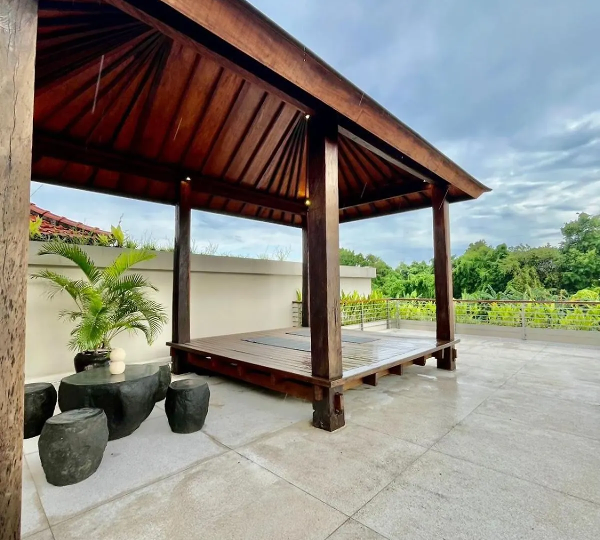 2 Bedroom Villa Near Seminyak Beach 0*,